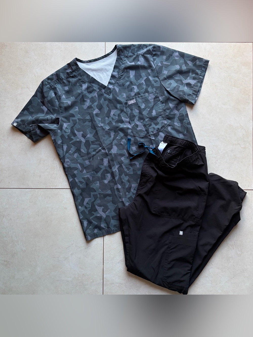 FIGS Men's LIMITED Technical Collection V-Neck Scrub Set